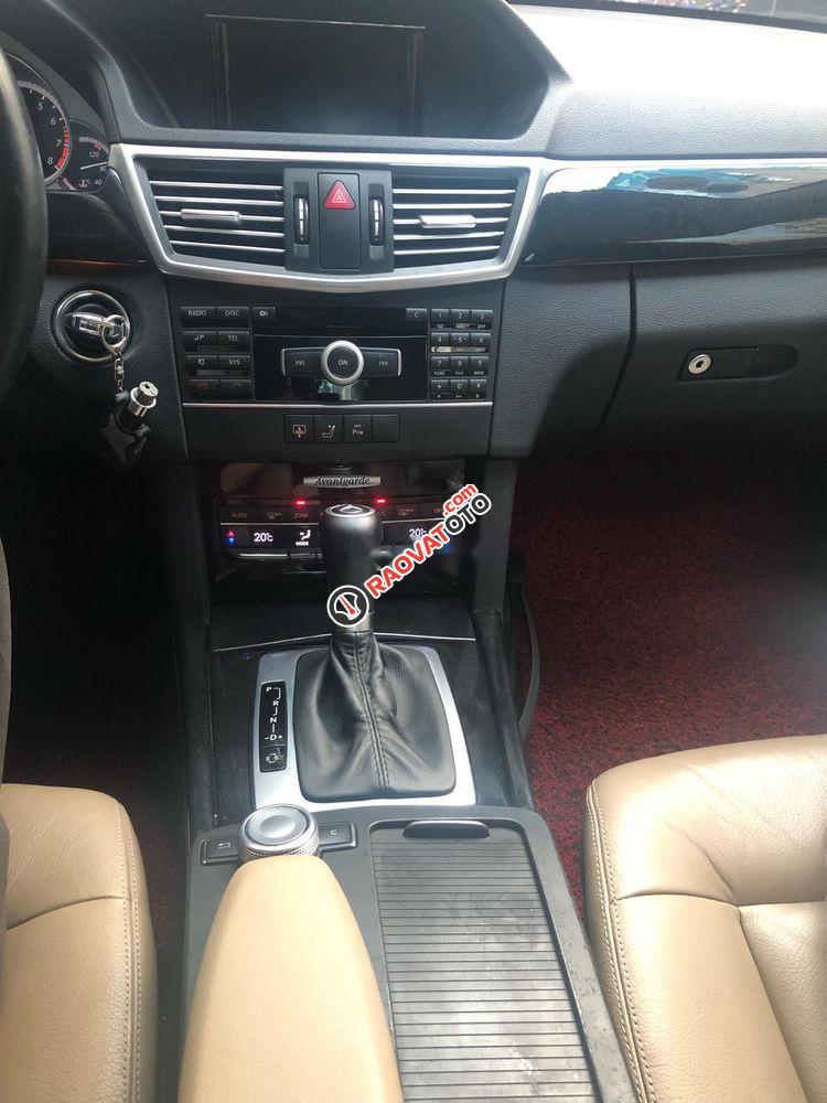 Cần bán Mercedes E250 đời 2010, màu đen, giá cạnh tranh-1