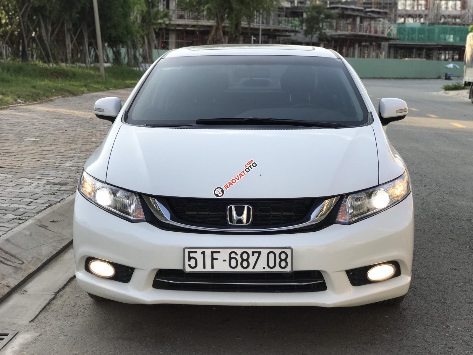 Bán Honda CIVIC 2.0AT màu trắng, số tự động, sản xuất 2016, biển Sài Gòn, 1 chủ, đi 23000km mới 95%-3