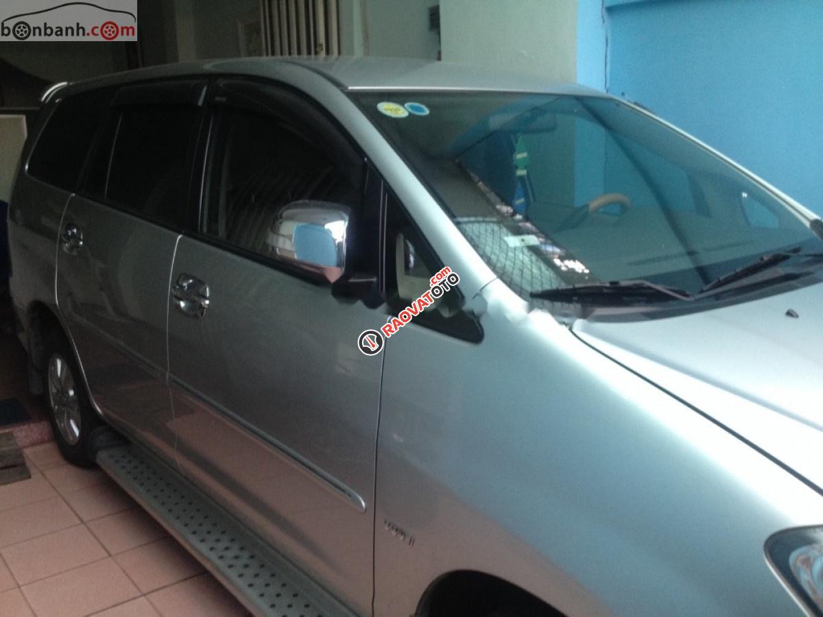 Xe Toyota Innova V đời 2010, màu xám số tự động-0