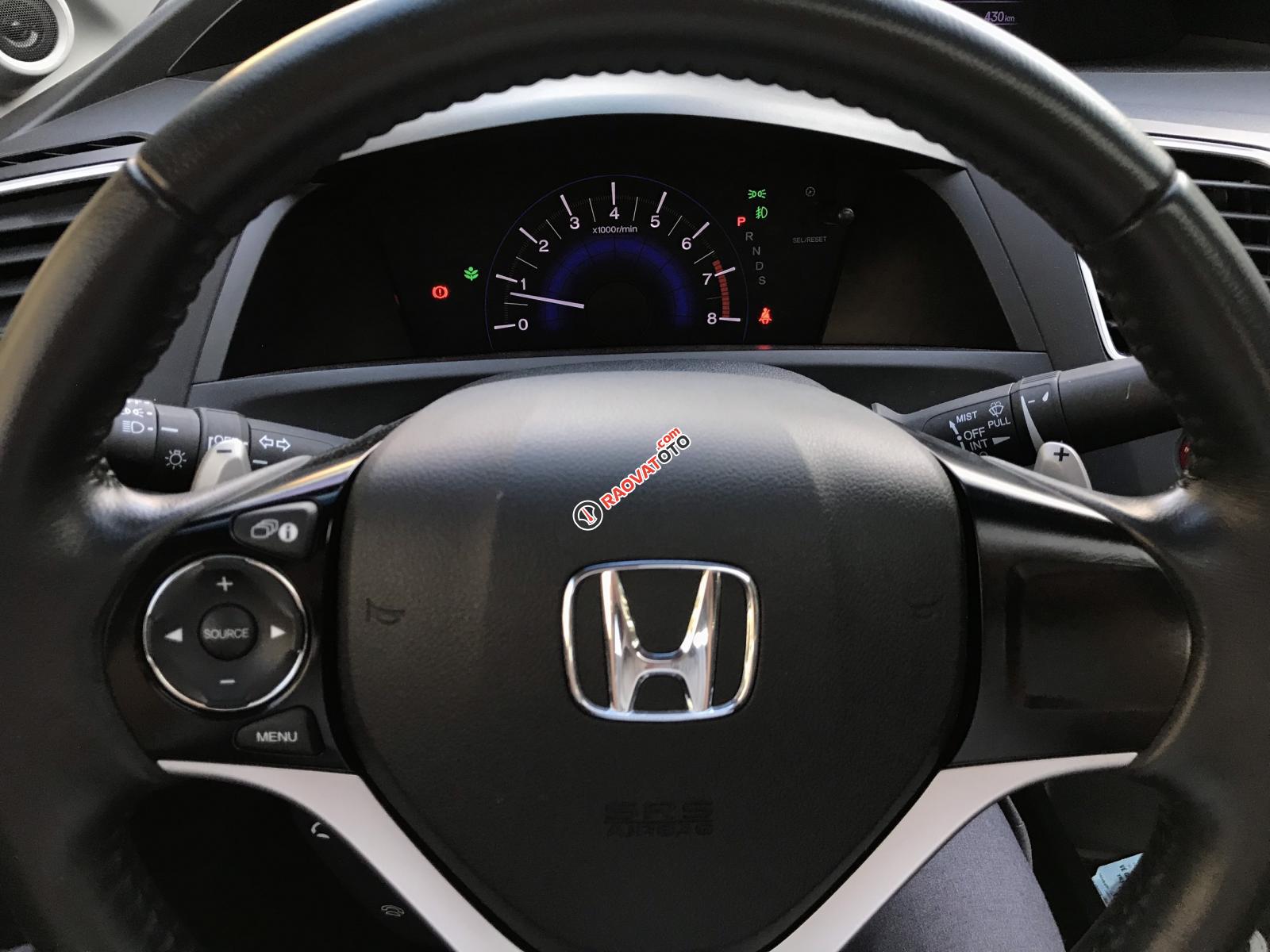 Bán Honda CIVIC 2.0AT màu trắng, số tự động, sản xuất 2016, biển Sài Gòn, 1 chủ, đi 23000km mới 95%-6