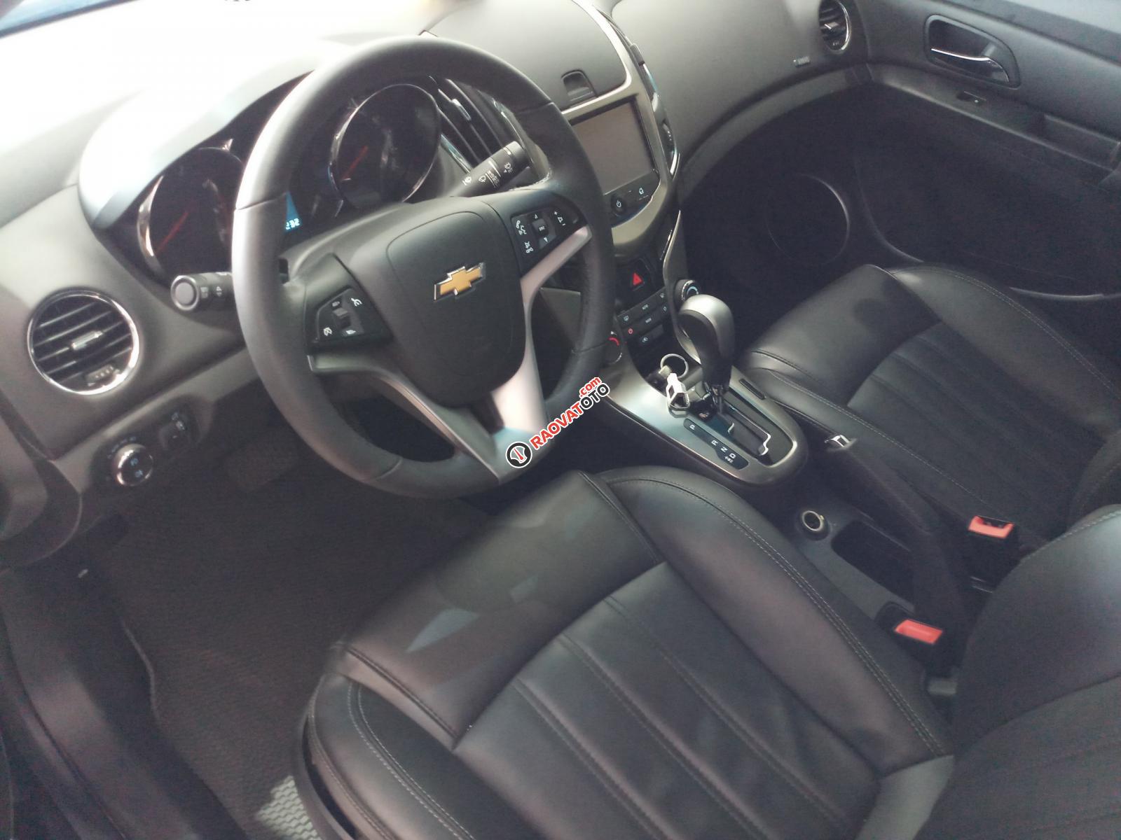Bán xe Chevrolet Cruze LTZ 1.8AT đời 2017, màu đen, 420 triệu-5