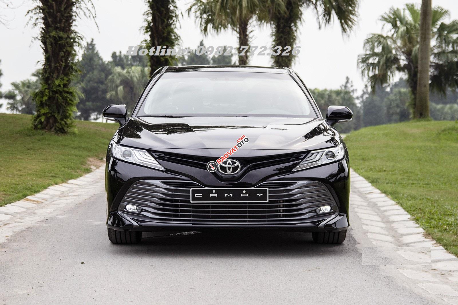 Bán Toyota Camry Q sản xuất năm 2019, màu đen-3