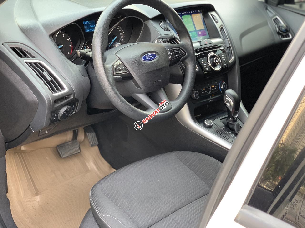 Cần bán Ford Focus Trend sản xuất năm 2017, màu trắng, giá tốt-7