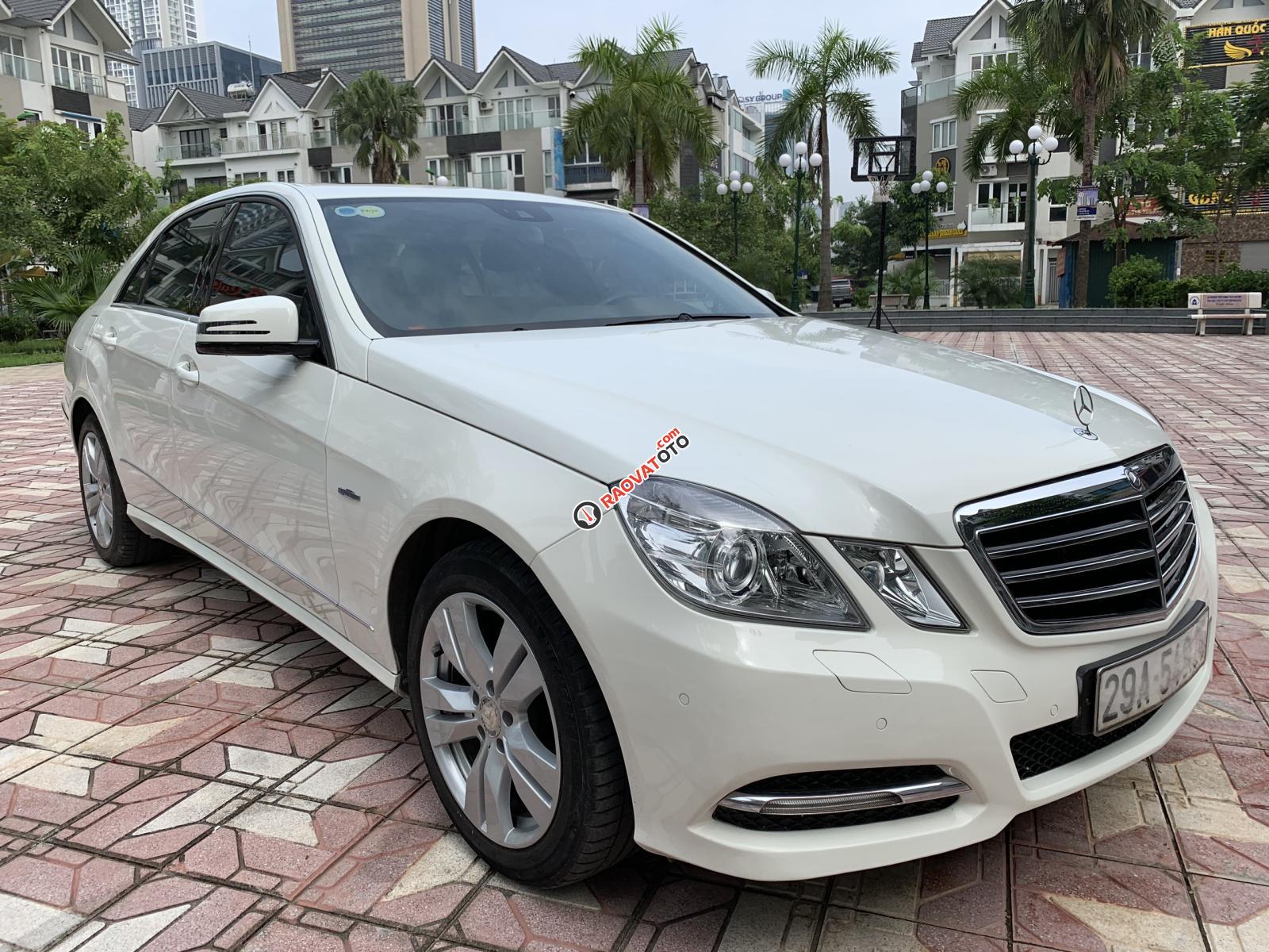 Bán xe Mercedes E250 năm 2011, màu trắng-5