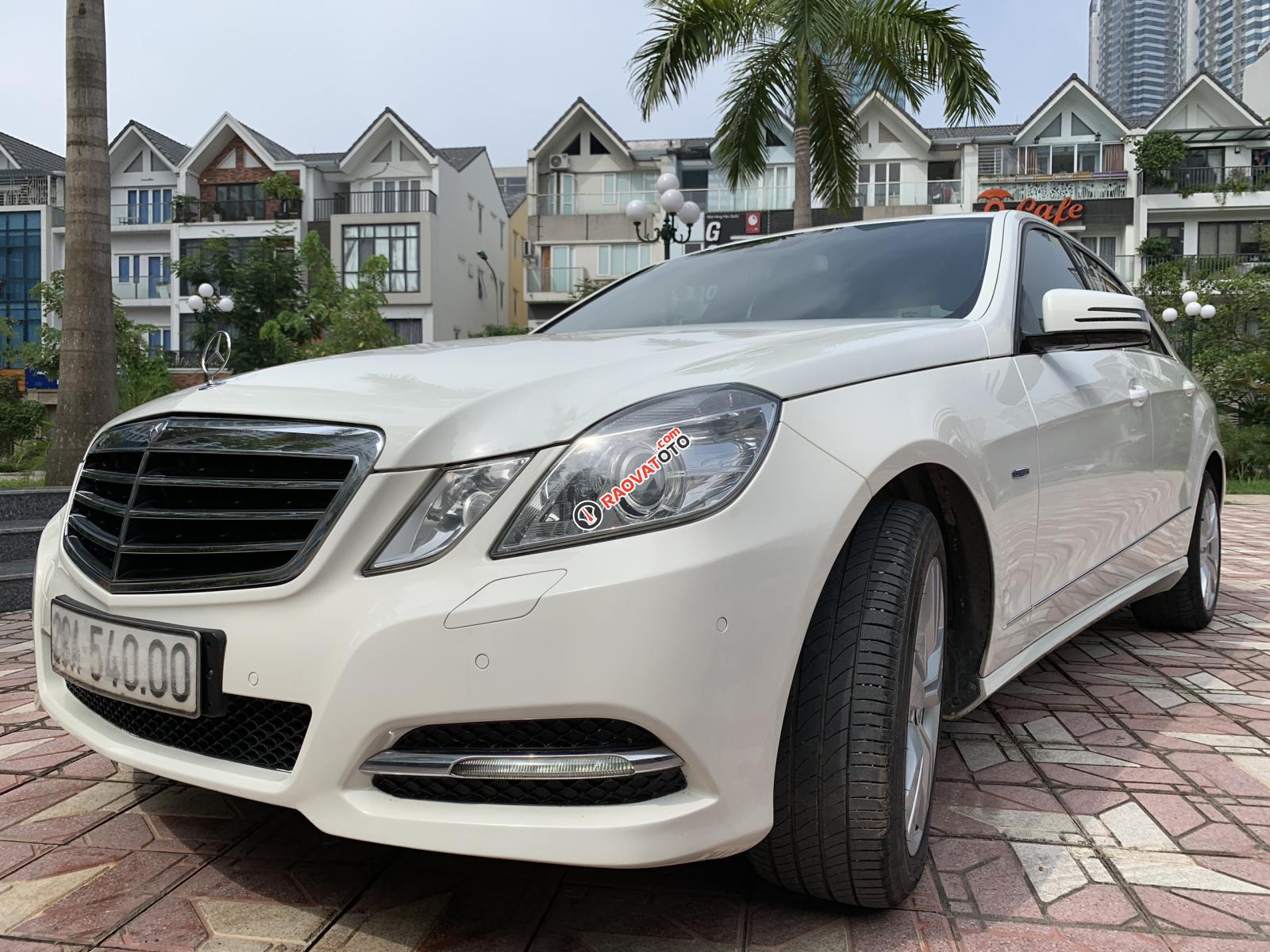 Bán xe Mercedes E250 năm 2011, màu trắng-3