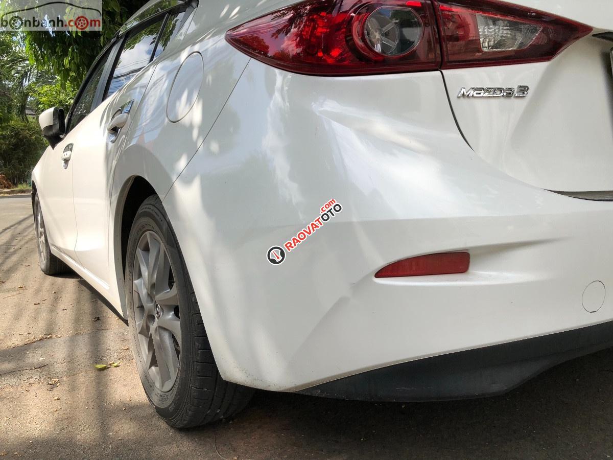 Bán Mazda 3 sản xuất năm 2017, màu trắng, chính chủ-0