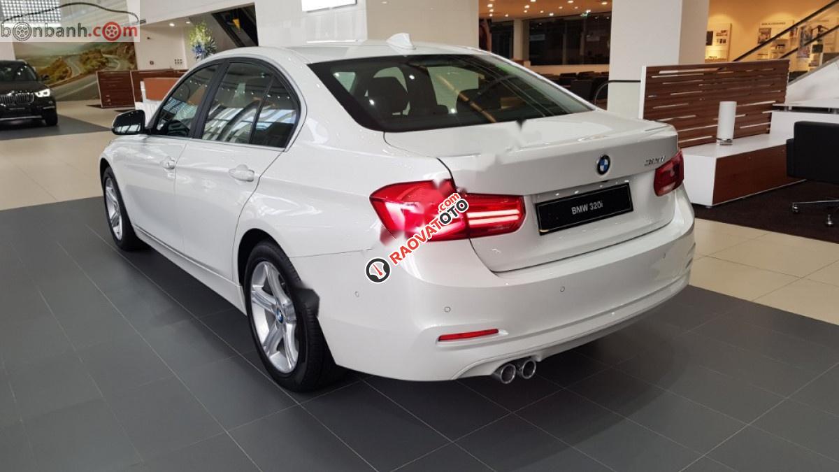 Cần bán BMW 320i 2018, màu trắng, nhập khẩu-2