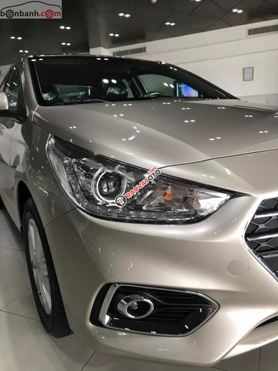 Bán xe Hyundai Accent 1.4 MT năm sản xuất 2019, màu bạc, 475tr-1