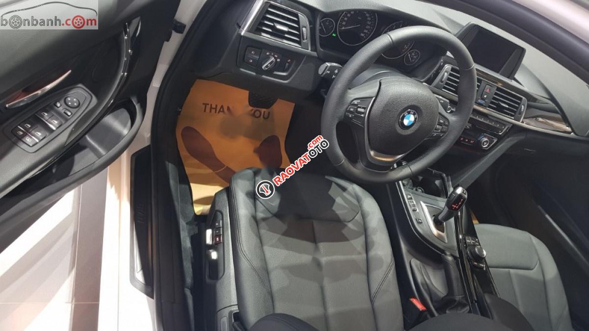 Cần bán BMW 320i 2018, màu trắng, nhập khẩu-1