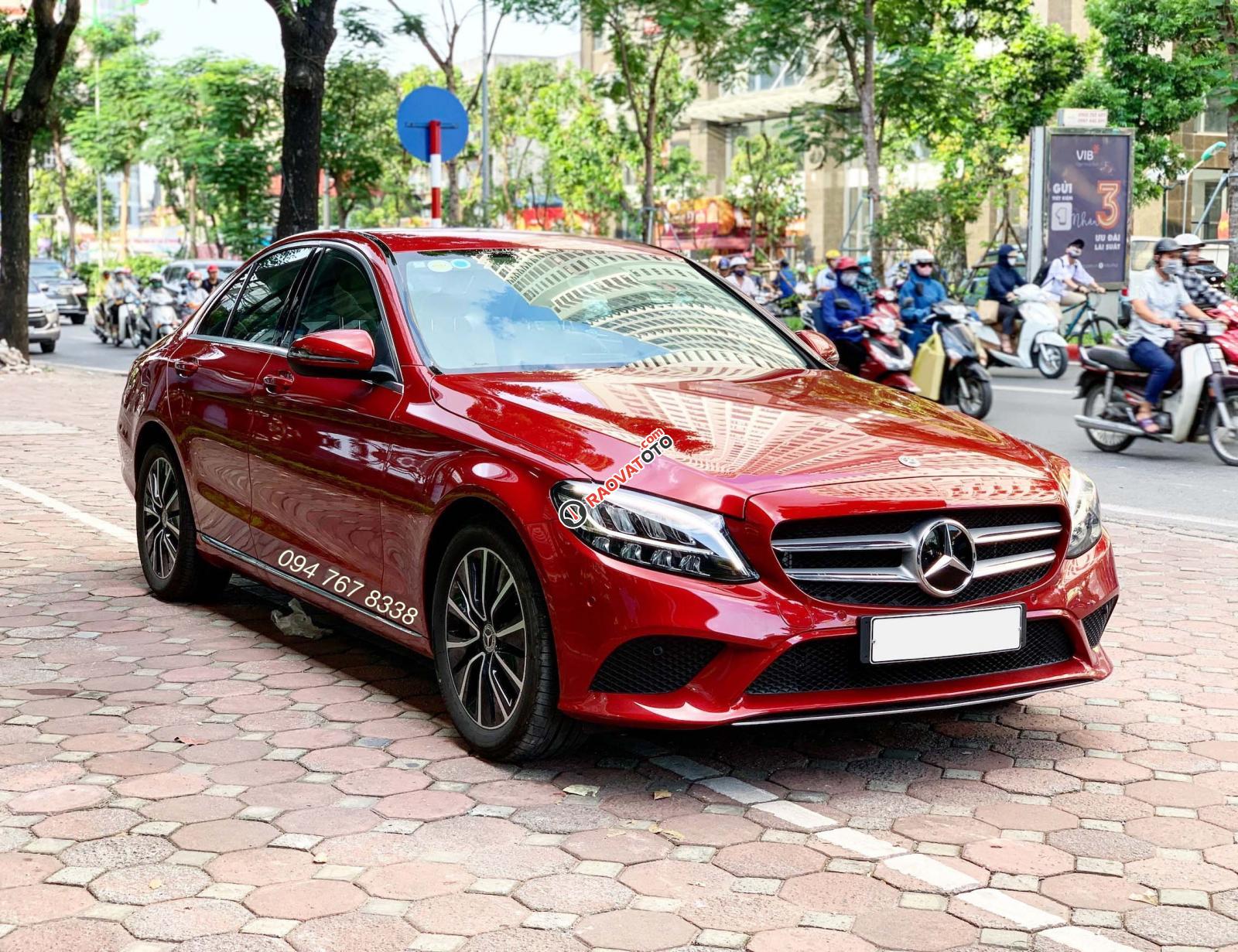 Cần bán gấp Mercedes C200 2019, màu đỏ, chạy lướt giá cực tốt-9