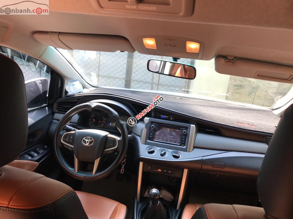 Chính chủ bán Toyota Innova E đời 2016, màu ghi hồng-4