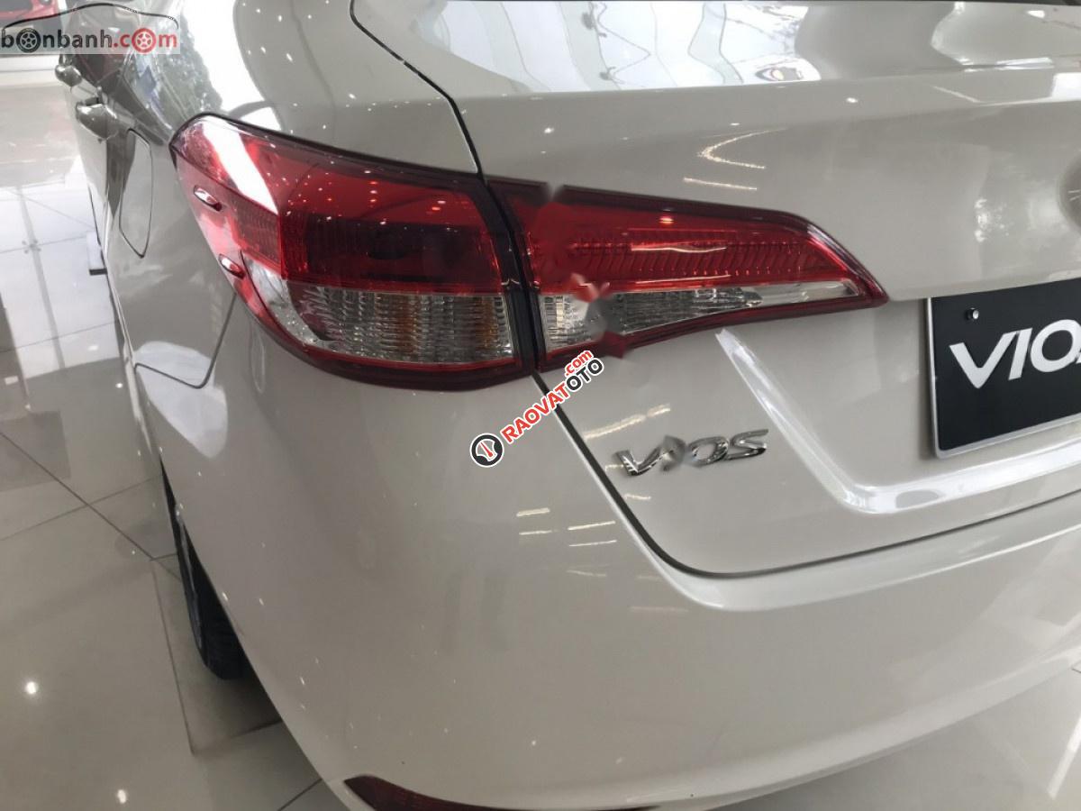 Bán Toyota Vios 1.5E MT năm 2019, màu trắng giá cạnh tranh-2