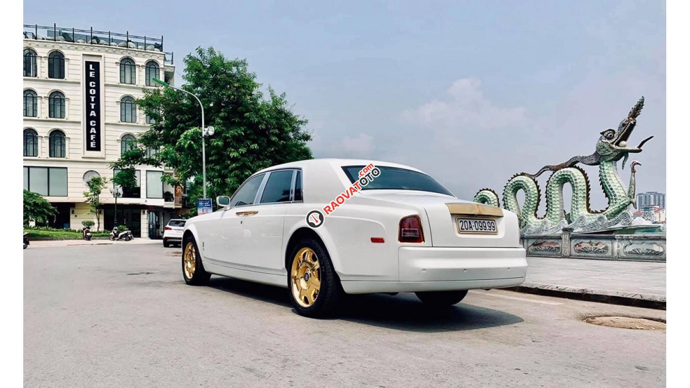 HCM: Rolls-Royce Phantom VII mạ vàng-3
