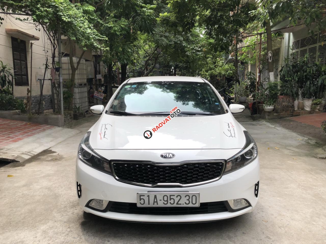 Bán xe Kia Cerato MT sản xuất 2017, màu trắng-10