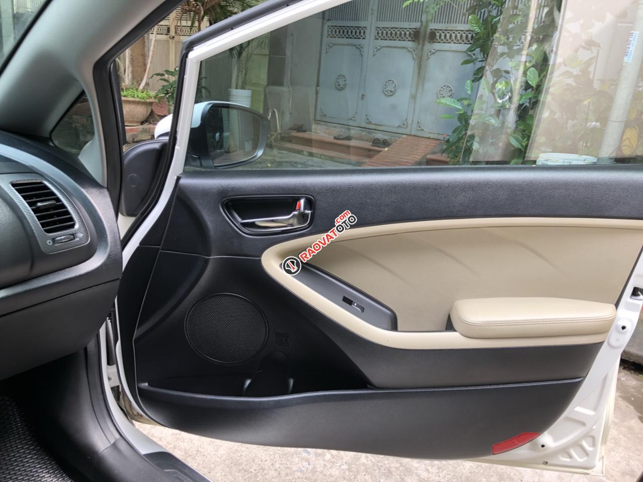 Bán xe Kia Cerato MT sản xuất 2017, màu trắng-3
