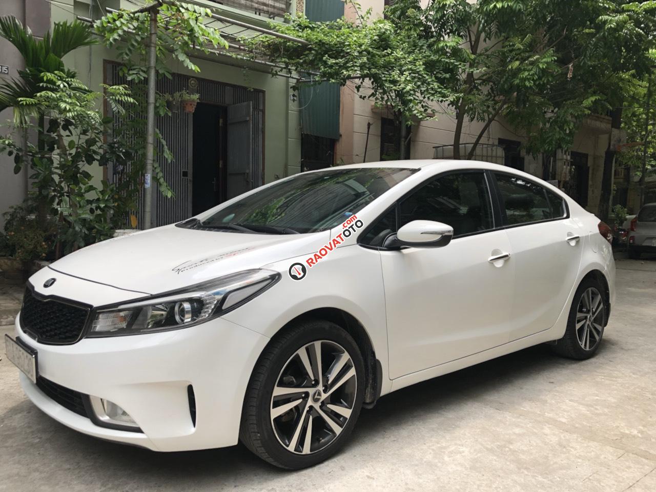 Bán xe Kia Cerato MT sản xuất 2017, màu trắng-11