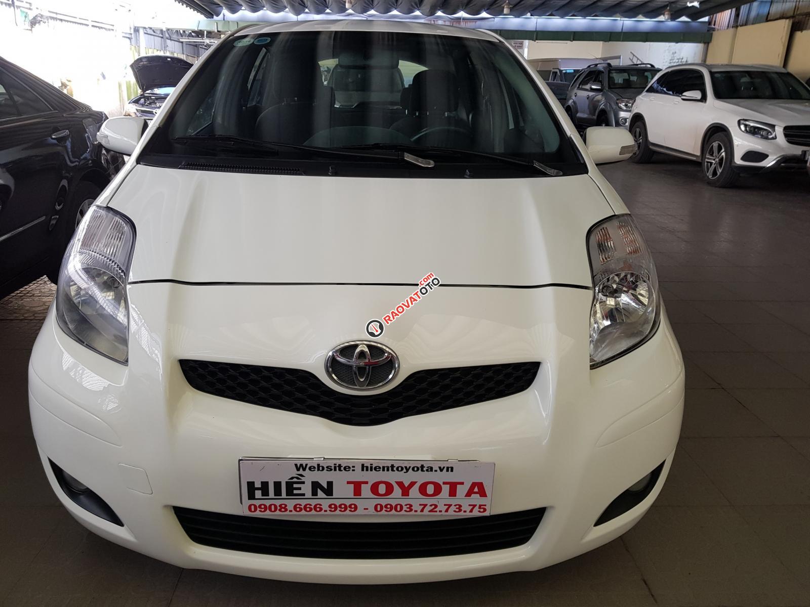 Cần bán Toyota Yaris 1.3 năm 2012, màu trắng-0