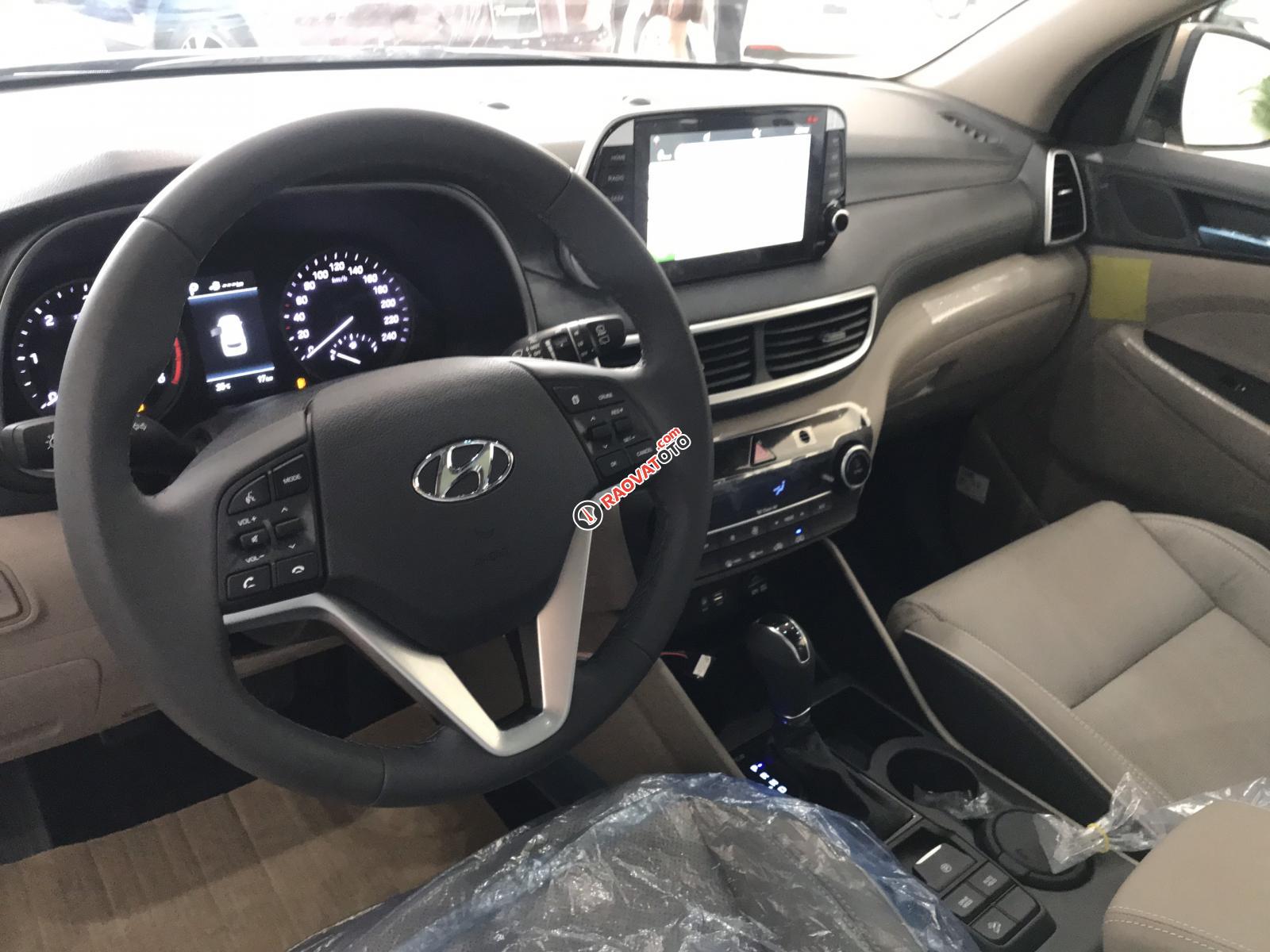 Bán xe Hyundai Tucson Facelif 2019, màu đen, xe giao ngay-1