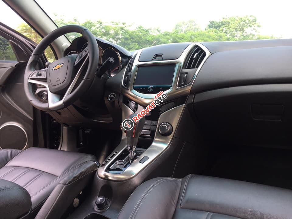 Bán Chevrolet Cruze LTZ 2017 tự động, màu đen ít đi-4