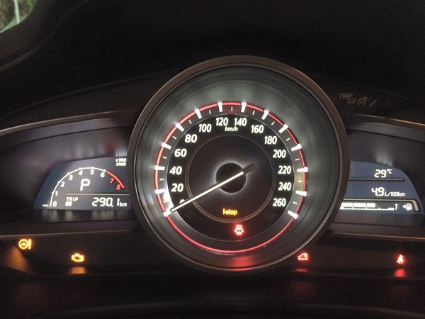 “Scandal” lỗi cá vàng trên Mazda 3 2015 gây khó chịu cho người dùng