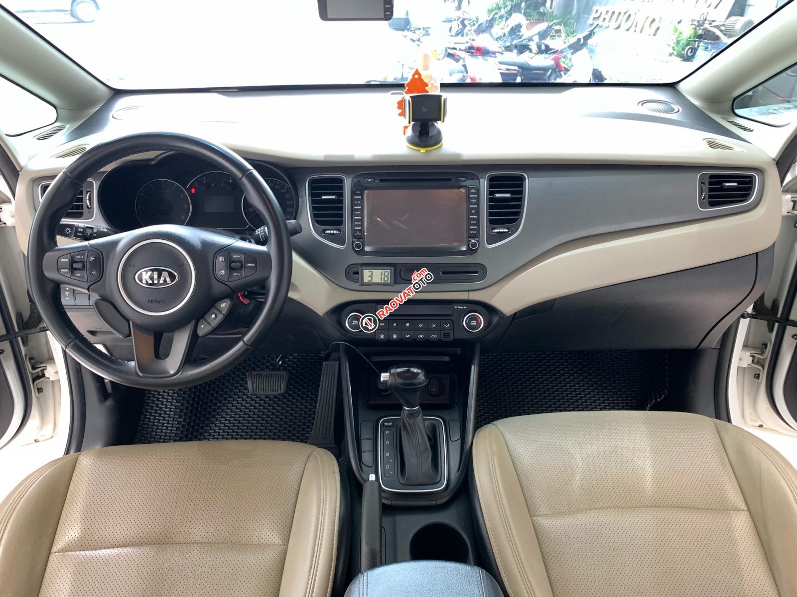 Bán nhanh Kia Rondo 2.0 GAT 2016 màu trắng, giá tốt-9