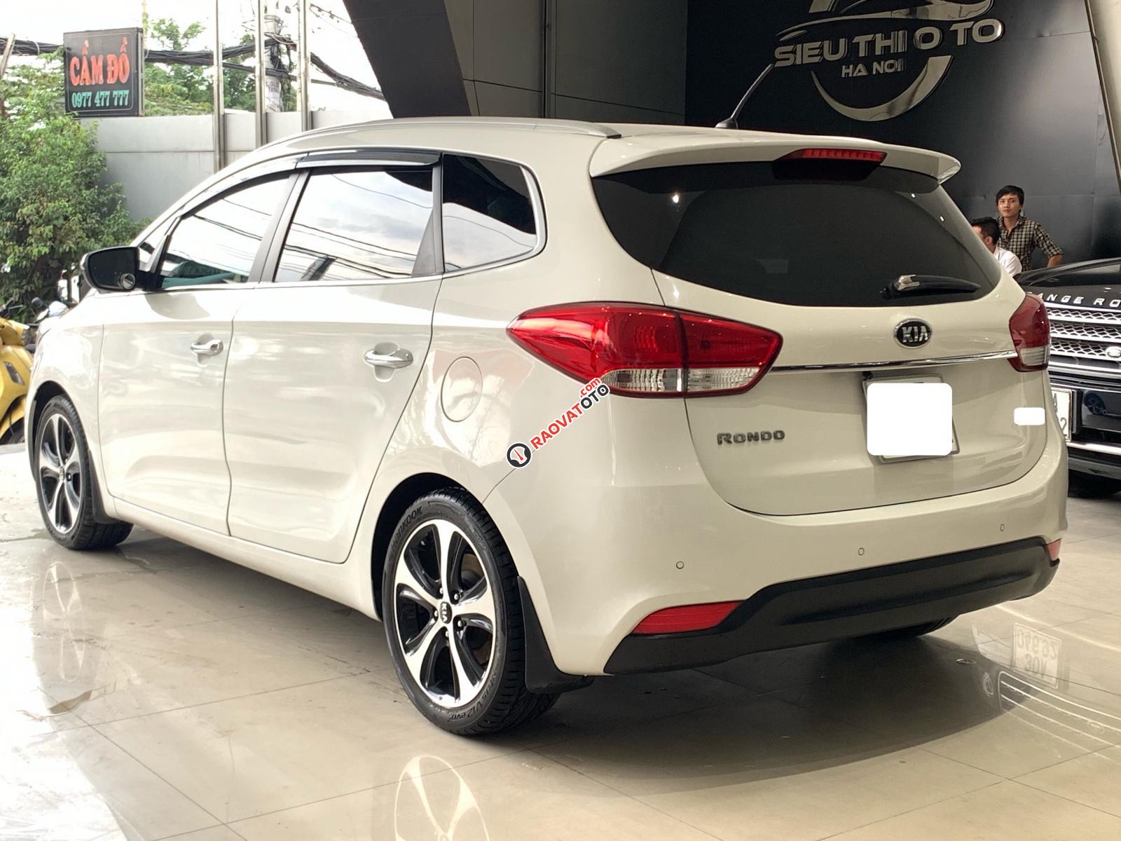 Bán nhanh Kia Rondo 2.0 GAT 2016 màu trắng, giá tốt-3