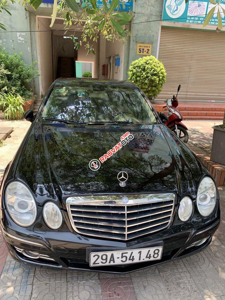 Bán xe Mercedes E280 sản xuất năm 2004, màu đen, giá tốt-5