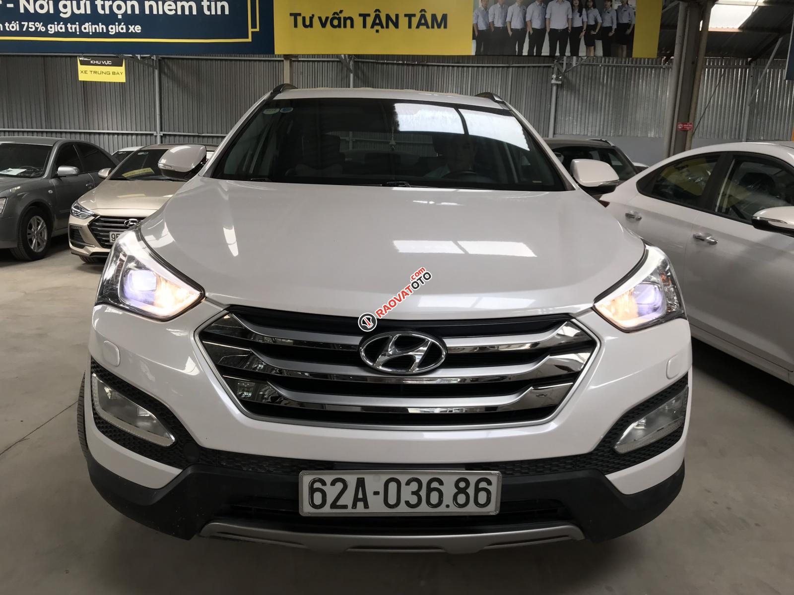 Bán Hyundai SantaFe 2.4AT màu trắng, máy xăng, số tự động, sản xuất 2014, 7 chỗ-2