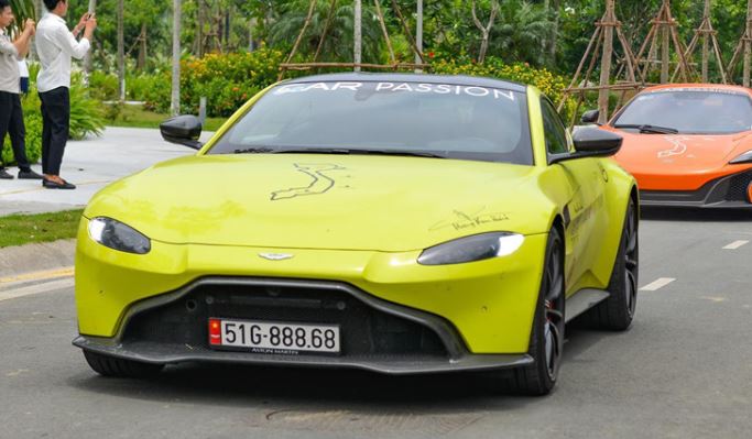 Điểm doanh loạt siêu xe, xe siêu sang có màu độc tại Việt Nam 9A