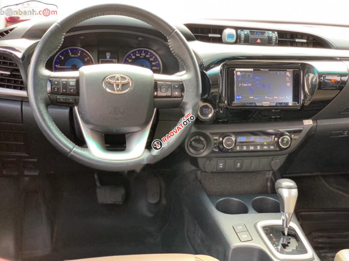 Cần bán Toyota Hilux G 2.8 AT 4x4 sản xuất 2016, màu đỏ, xe nhập-3