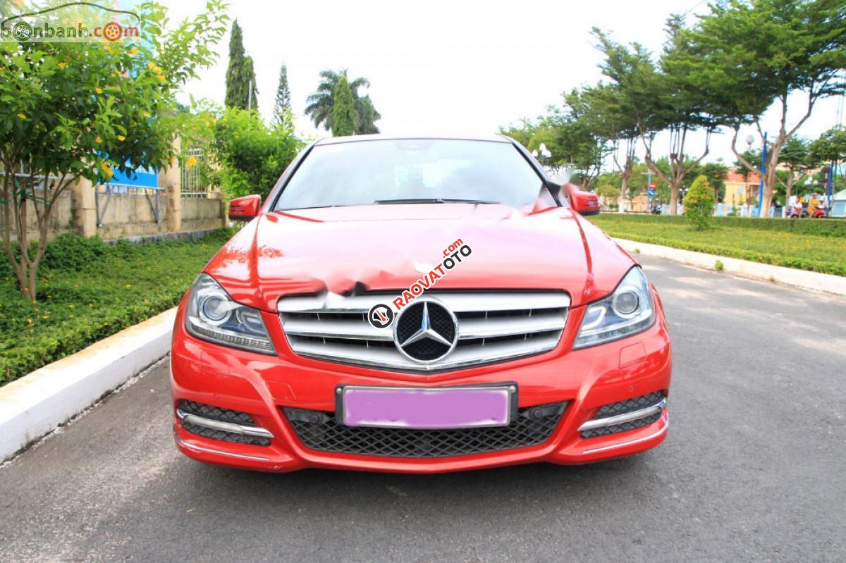 Bán Mercedes C200 sản xuất năm 2011, màu đỏ xe gia đình, giá chỉ 596 triệu-5