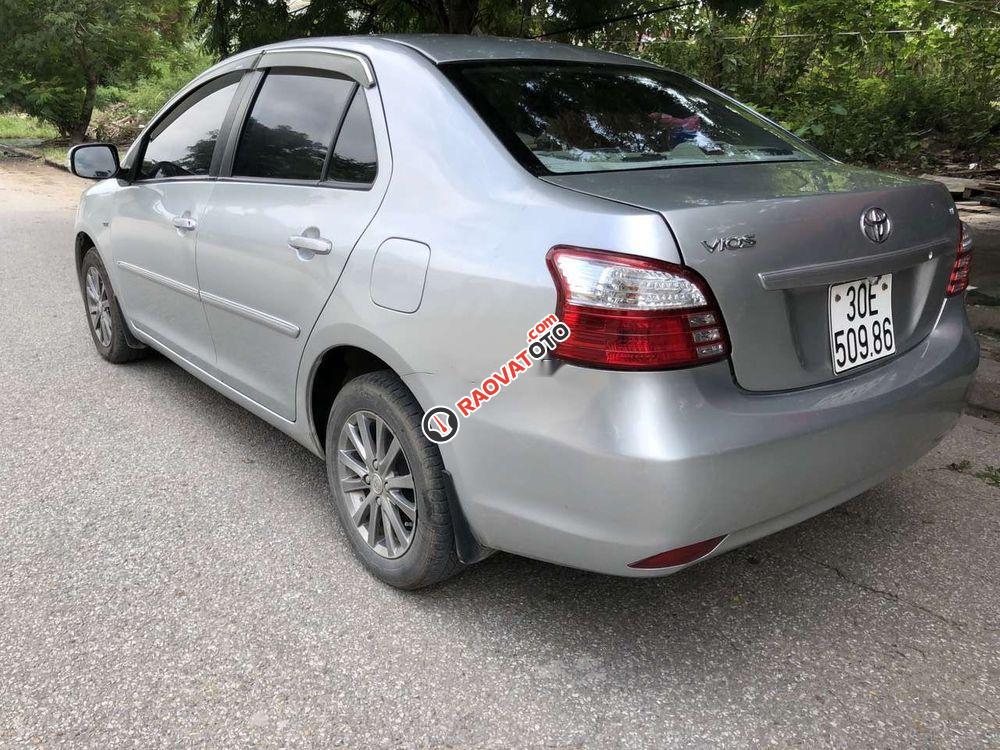 Xe Toyota Vios MT năm sản xuất 2011, màu bạc giá cạnh tranh-1