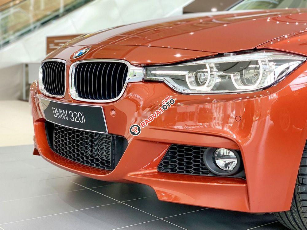 Bán xe BMW 3 Series 320 i đời 2018, nhập khẩu, mới 100%-2