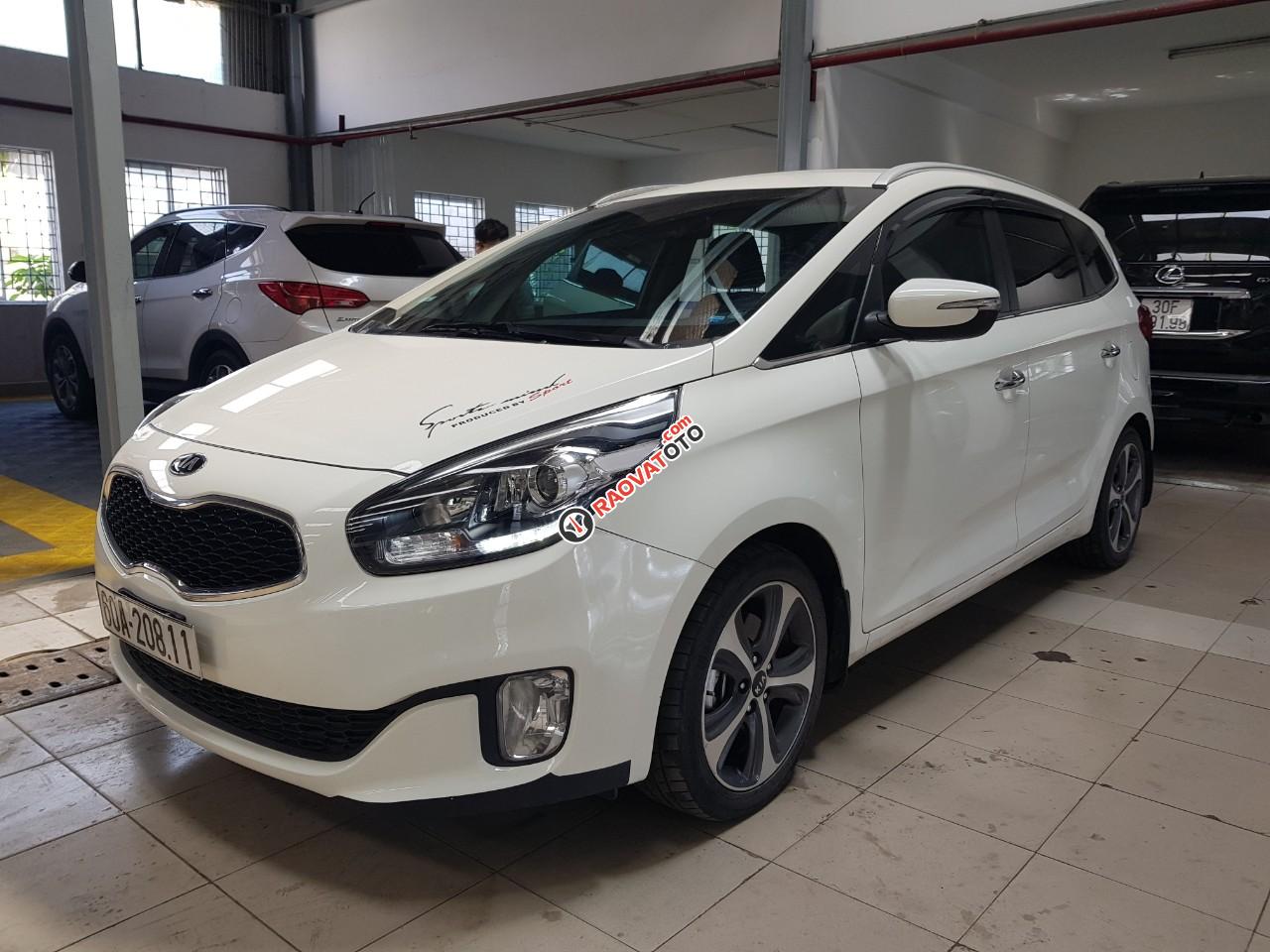 Bán Kia Rondo GAT 2.0AT màu trắng, máy xăng, số tự động, sản xuất 2015, biển Đồng Nai, 1 chủ đi 18000km-0