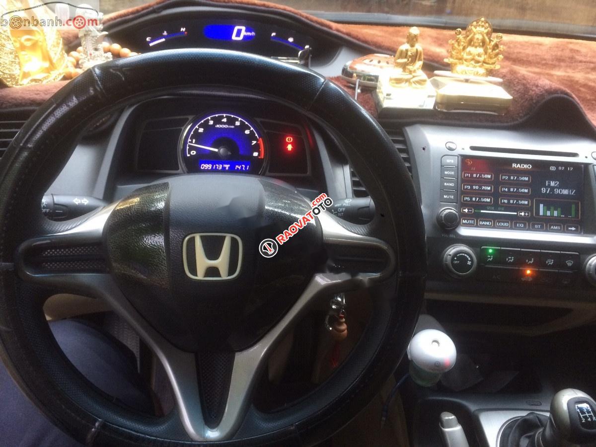 Cần bán Honda Civic 1.8 MT đời 2011, màu bạc chính chủ -3