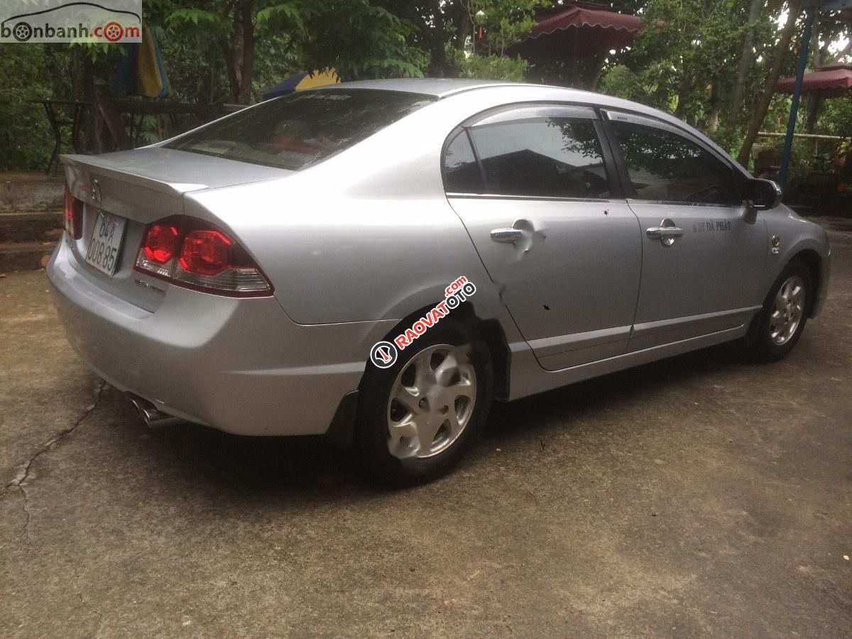 Cần bán Honda Civic 1.8 MT đời 2011, màu bạc chính chủ -2