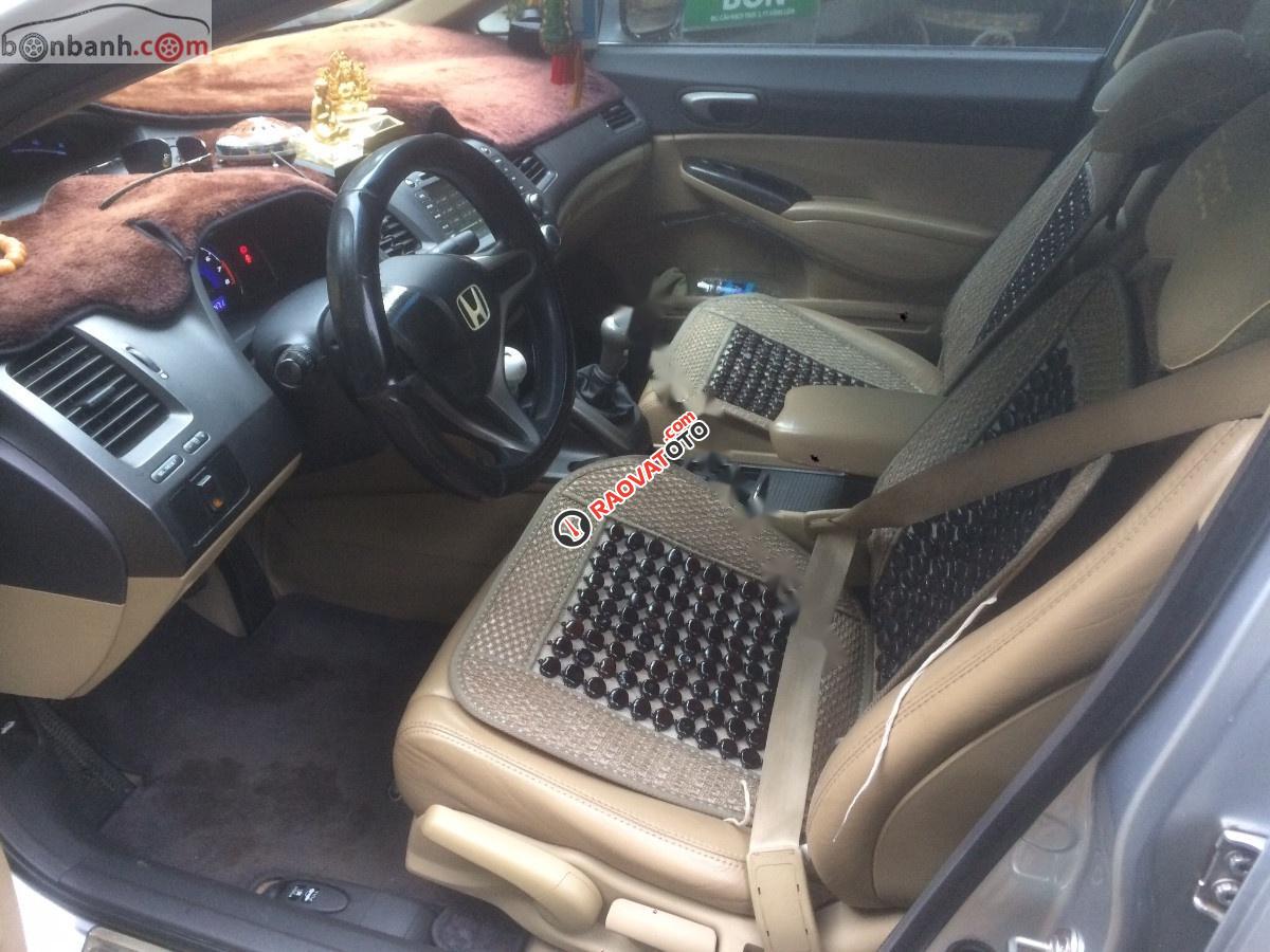 Cần bán Honda Civic 1.8 MT đời 2011, màu bạc chính chủ -4