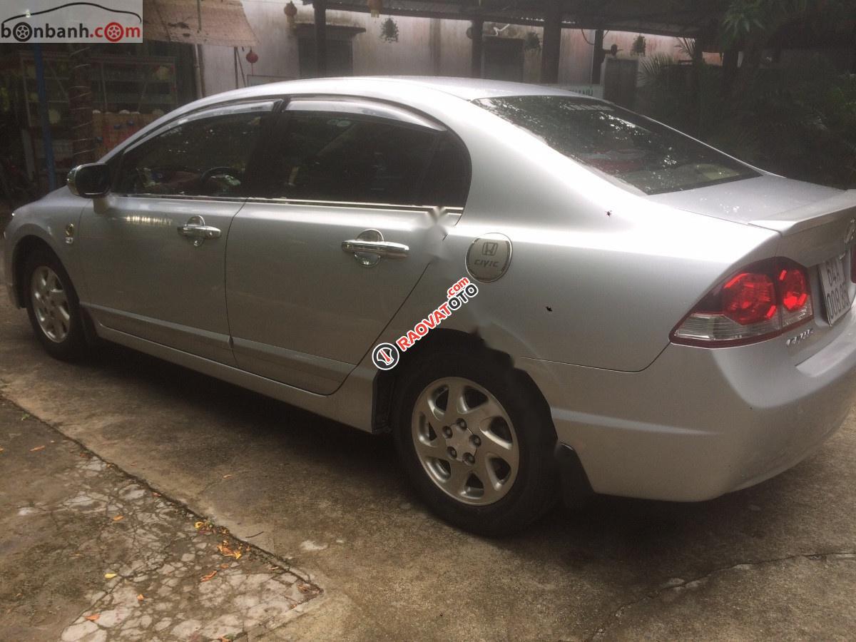 Cần bán Honda Civic 1.8 MT đời 2011, màu bạc chính chủ -5