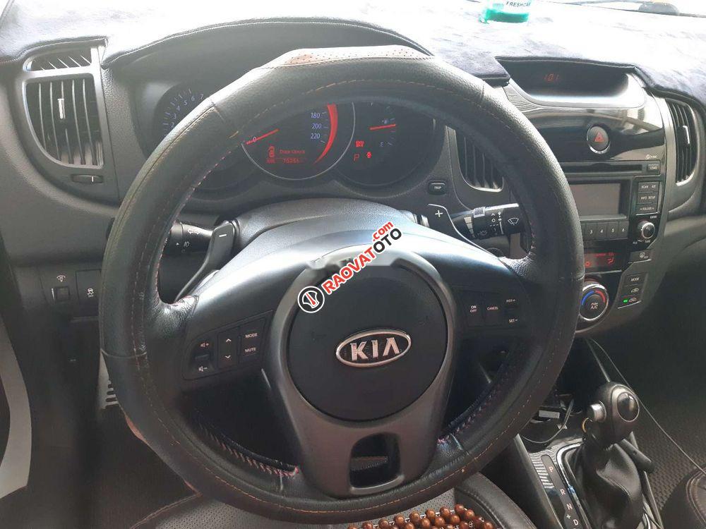 Cần bán gấp Kia Cerato Koup sản xuất năm 2011, màu trắng, xe thể thao, đèn pha auto-2