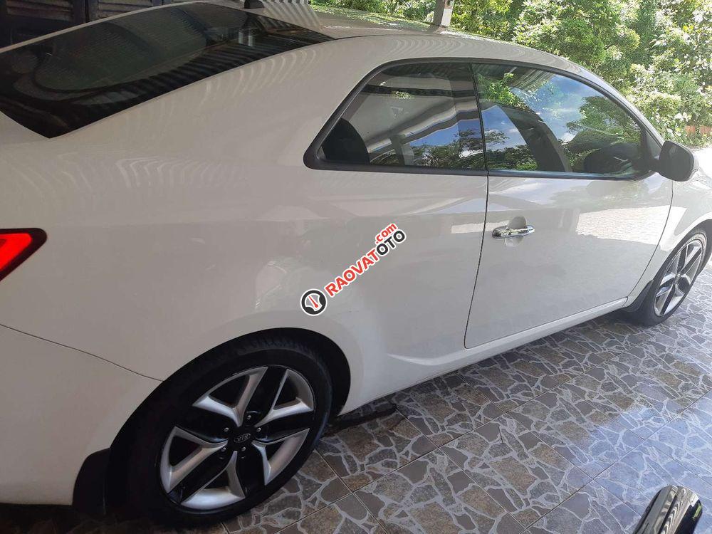 Cần bán gấp Kia Cerato Koup sản xuất năm 2011, màu trắng, xe thể thao, đèn pha auto-3