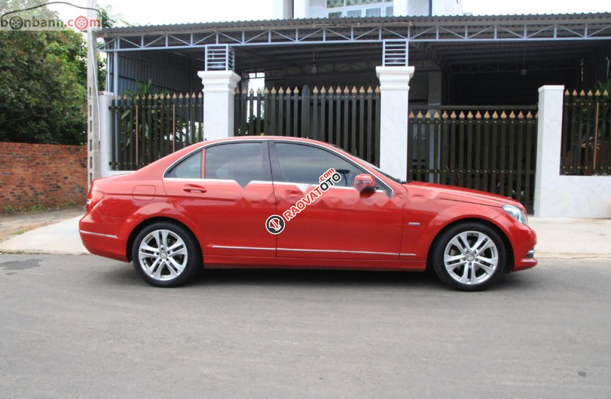 Bán Mercedes C200 sản xuất năm 2011, màu đỏ xe gia đình, giá chỉ 596 triệu-1