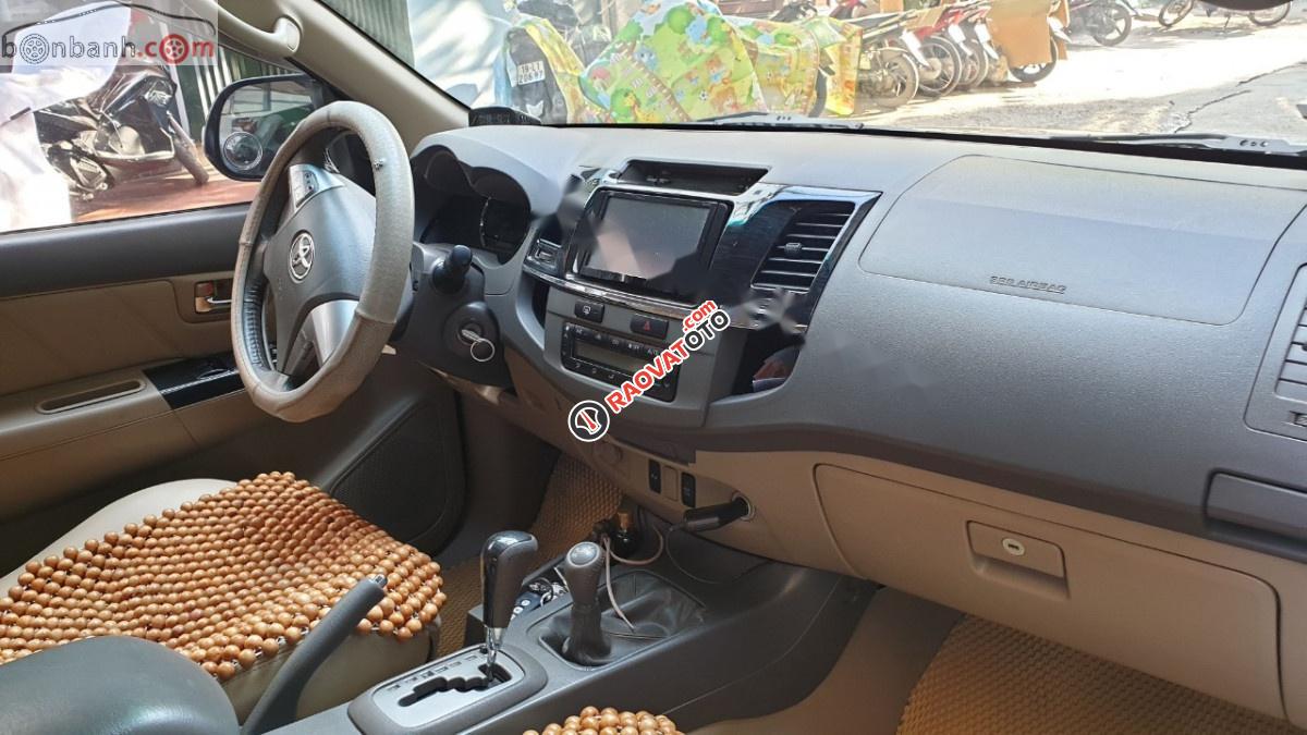 Cần bán xe Toyota Fortuner 2.7V 4x4 AT đời 2013, màu đen-1