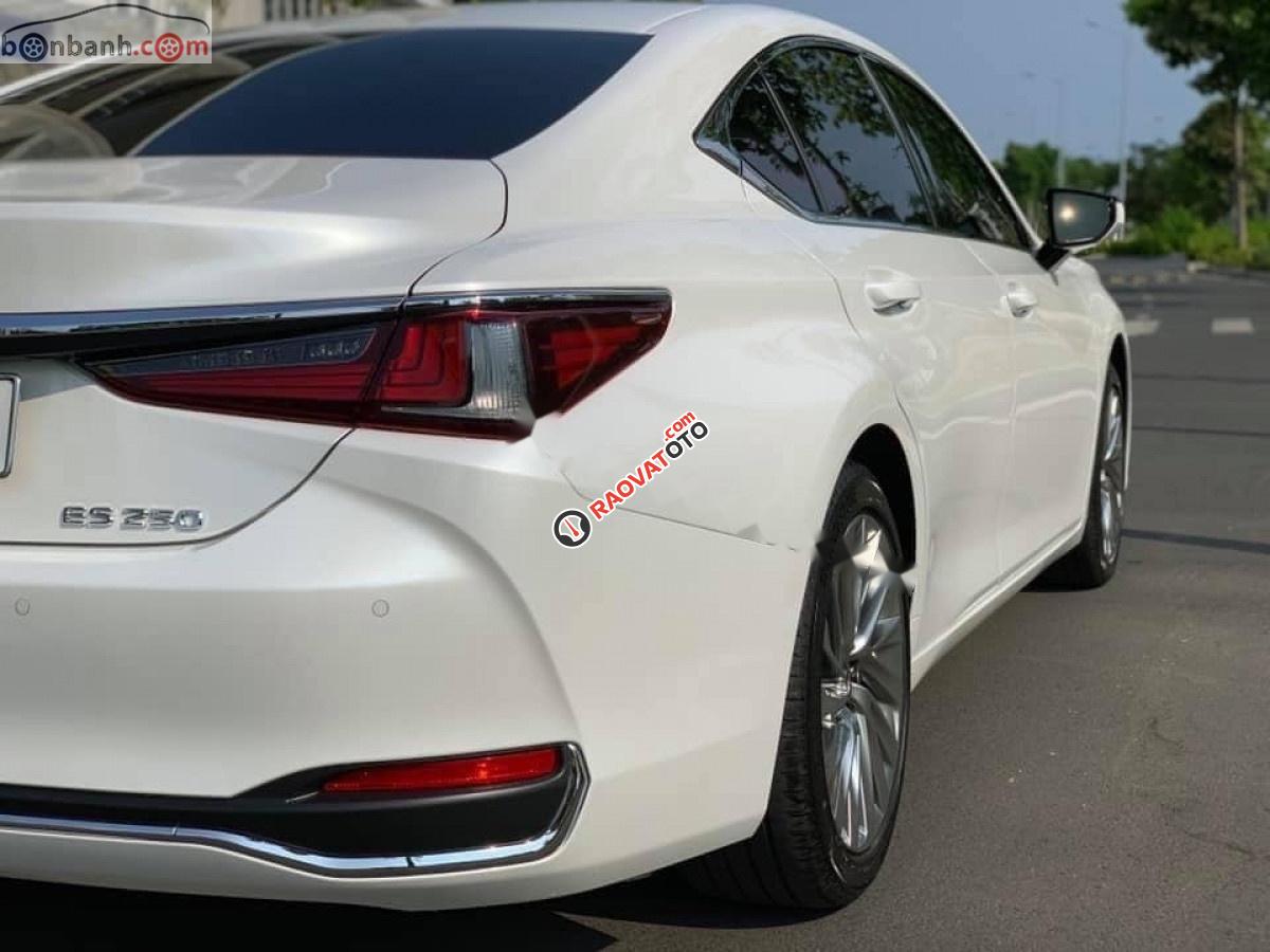 Cần bán xe Lexus ES 250 đời 2019, màu trắng, nhập khẩu nguyên chiếc như mới-5