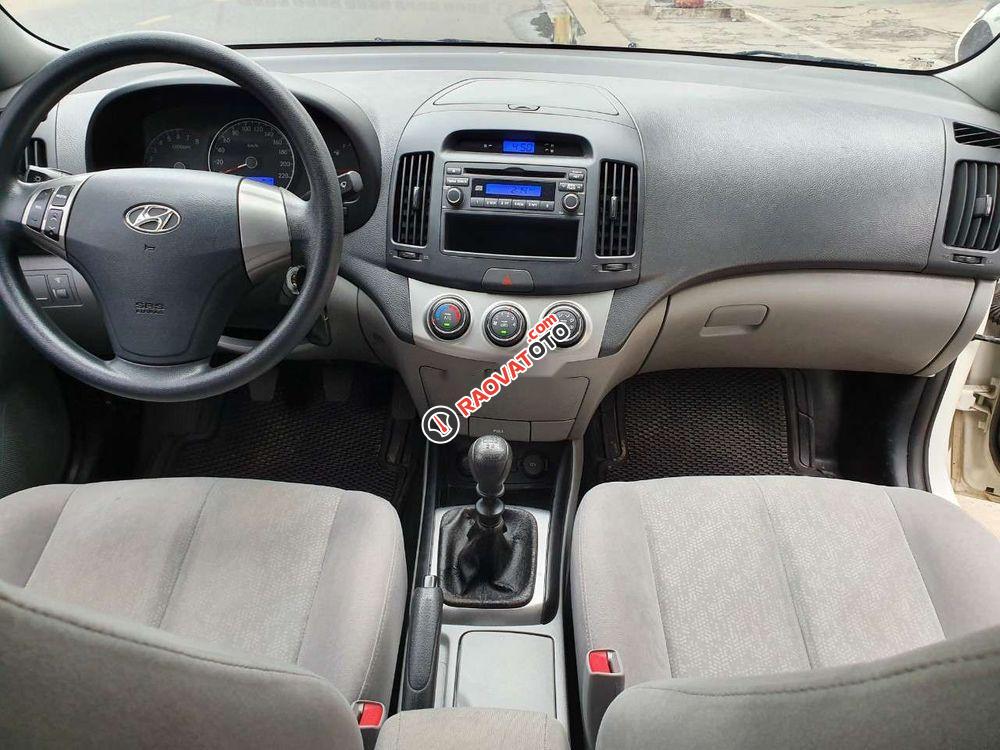 Bán Hyundai Avante MT đời 2012, màu trắng, xe nhập số sàn -1