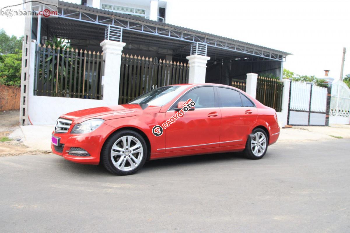 Bán Mercedes C200 sản xuất năm 2011, màu đỏ xe gia đình, giá chỉ 596 triệu-4