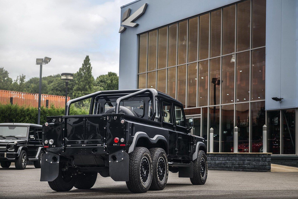 Land Rover Defender – khủng long 6 bánh có giá 300.000 USD 2a