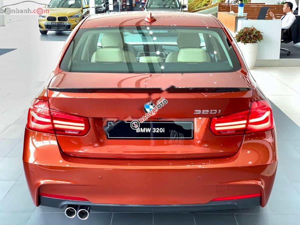 Cần bán xe BMW 3 Series 320i năm sản xuất 2018, xe nhập-5