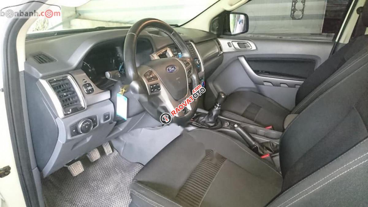 Cần bán Ford Ranger XLT 2.2L 4x4 MT đời 2017, màu trắng, xe nhập giá cạnh tranh-5