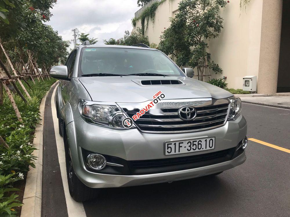 Chính chủ Toyota Fortuner G đời 2015, màu bạc số sàn, giá chỉ 795 triệu-1