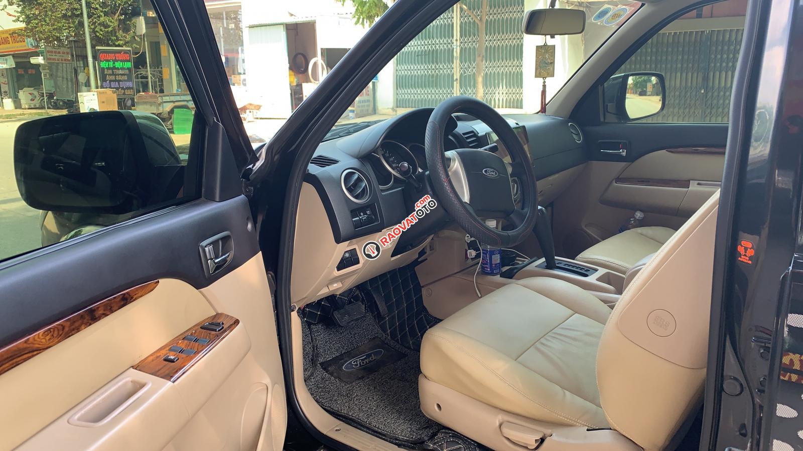 Cần bán Ford Everest 2.5AT 2010, màu đen giá cạnh tranh-9